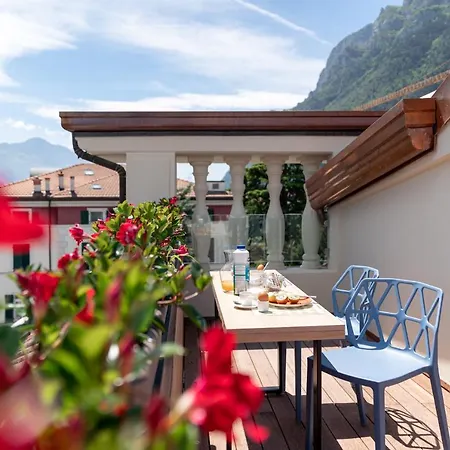 Lillil - Popping Holiday Riva del Garda Exterior photo
