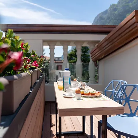 Lillil - Popping Holiday Riva del Garda Exterior photo
