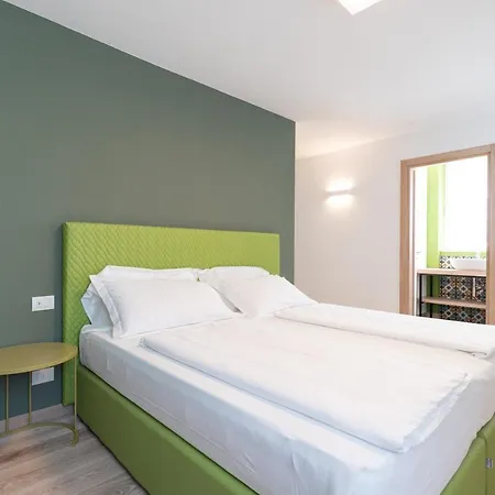 Lillil - Popping Holiday Riva del Garda Exterior photo